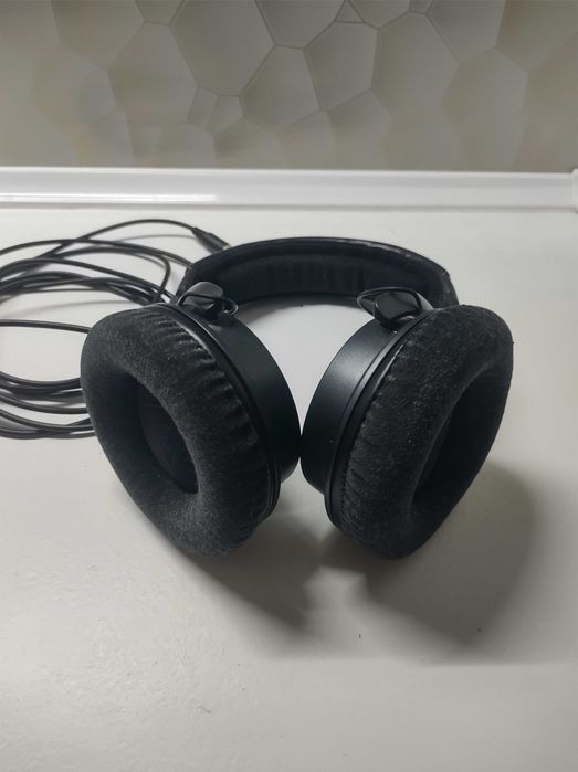 Слушалки M-audio Studiophile Q40