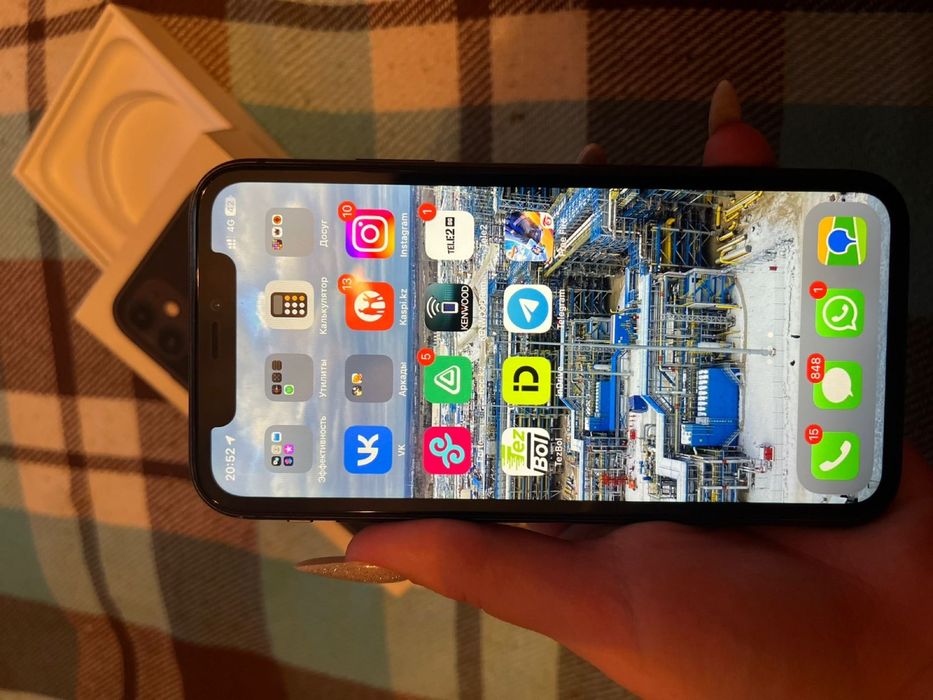 Продам айфон рабатяга)