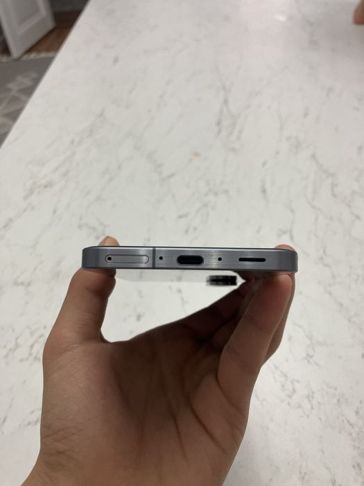 Samsung A56 5G 8/256 karobka dokument bor 1 oy ishlatilgan