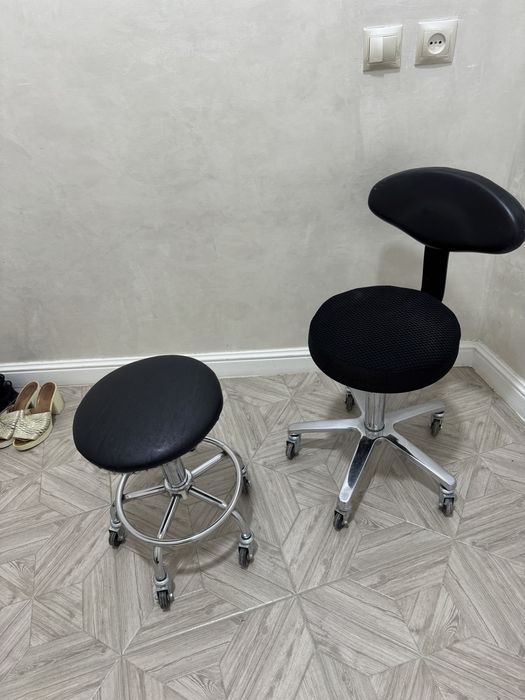 Стул с колесиком