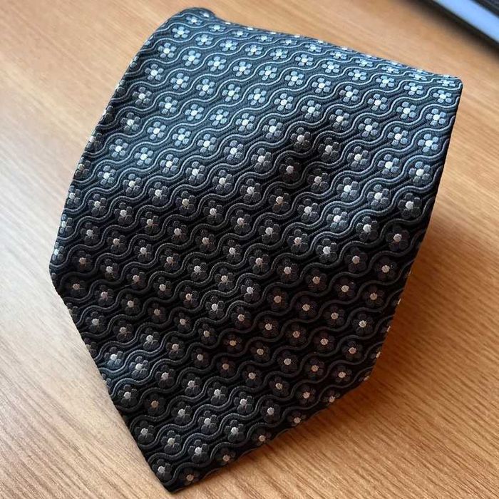 Cravata David Saddler 100% matase brodata Made in Italy negru cu flori