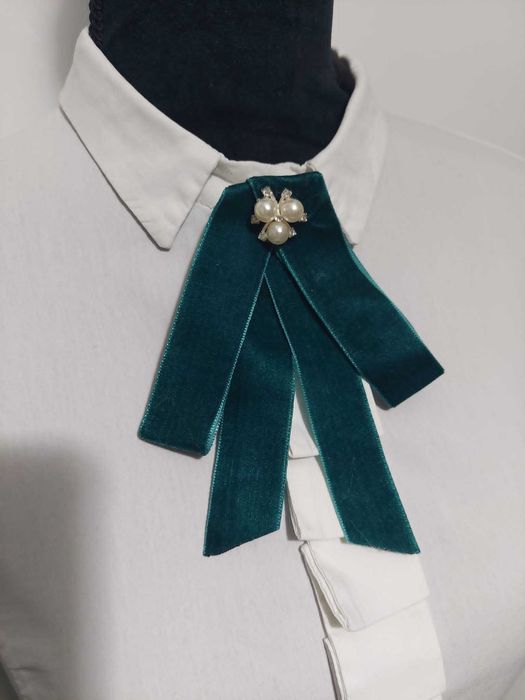 BRosa fundita turcoaz cu perlute superb - nou handmade