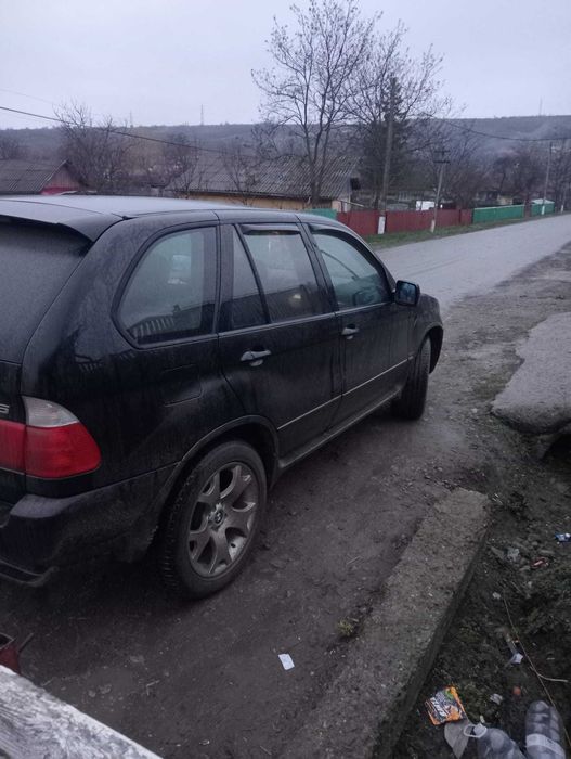 Vând sau schimb BMW X5 . Pentru detalii sunați la nr de telefon