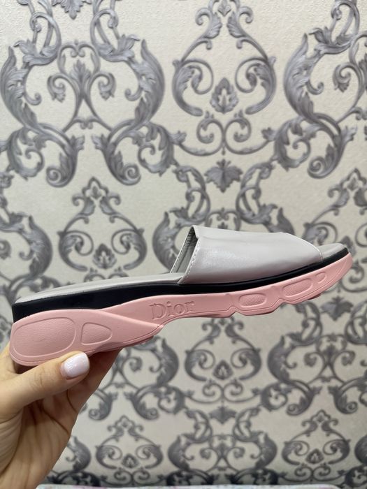 Шлепки женские новые