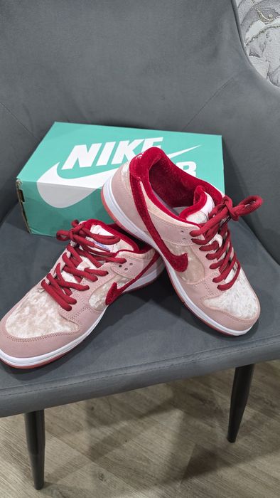 кроссовки nike sb dunk strange love