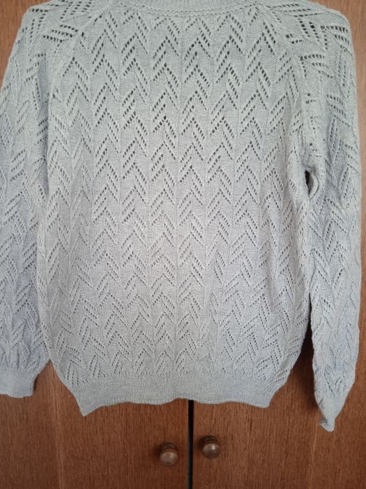 Джемпер ручного вязания