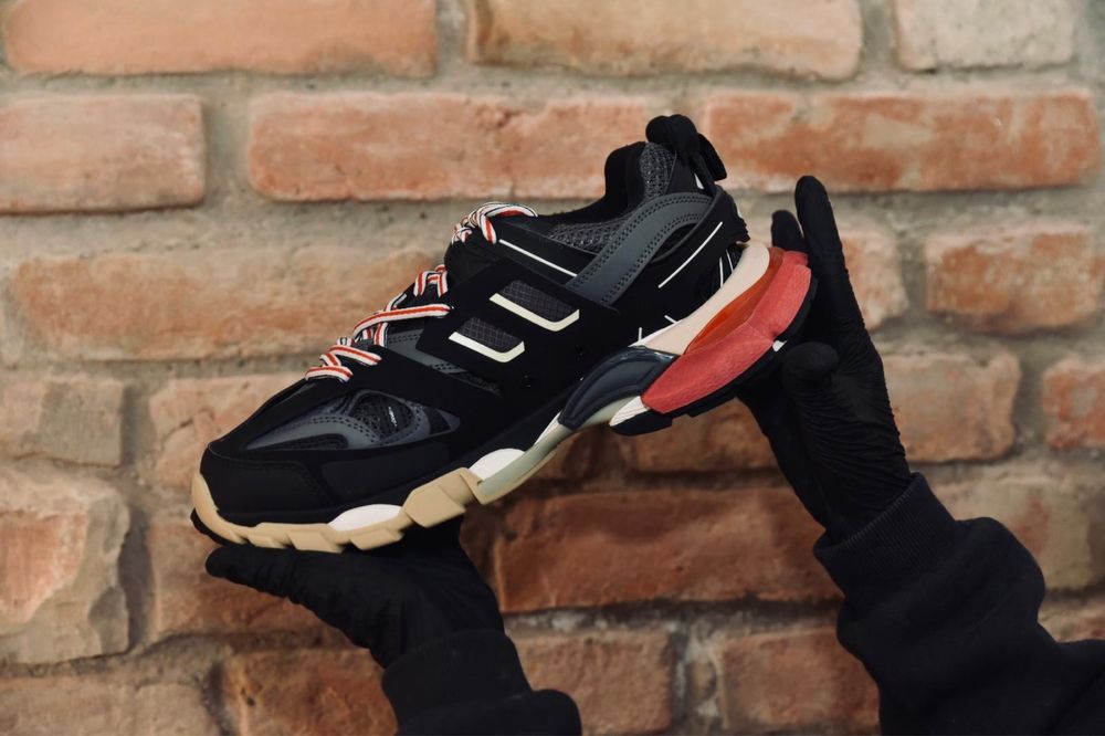 Balenciaga track