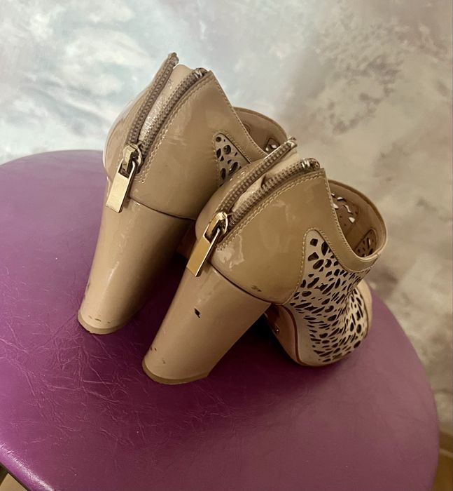 Продам открытые кожанные туфли