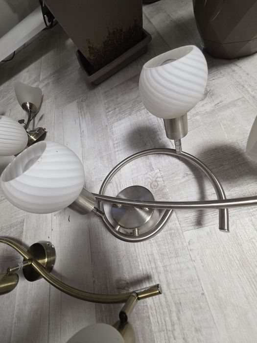 Vând lustre,candelabre moderna