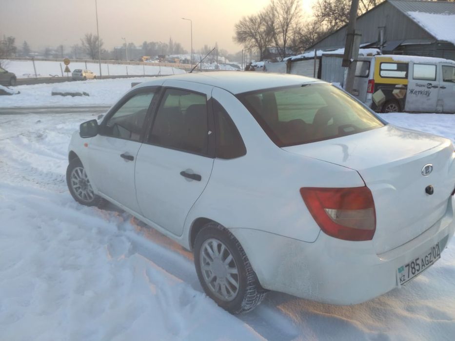 Lada granta седан