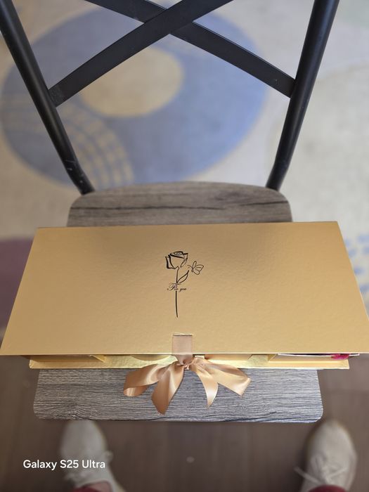 Cutie cu trandafiri din săpun