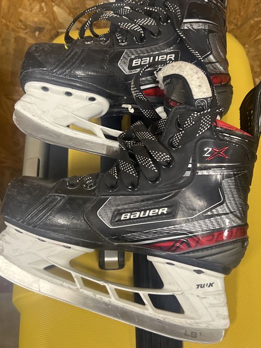 Продам коньки детские Bauer, размер 12.