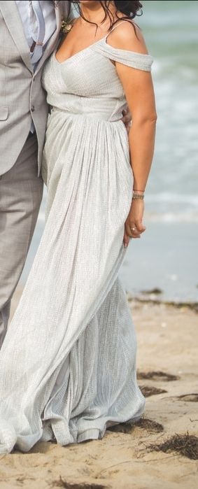 Официална сребриста рокля