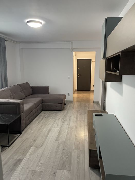 Inchiriez apartament 3 camere 450€