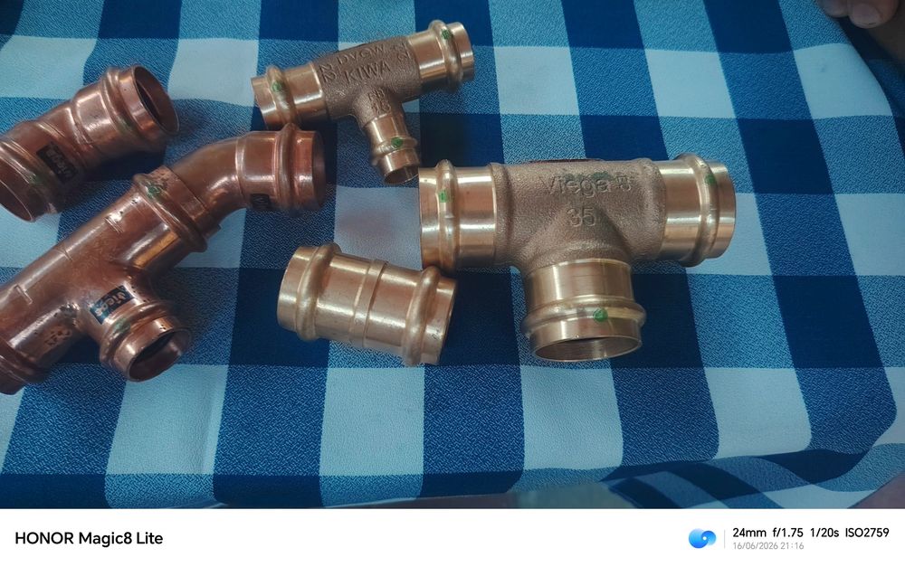 Mufe, coturi, teuri Viega pentru instalații termice