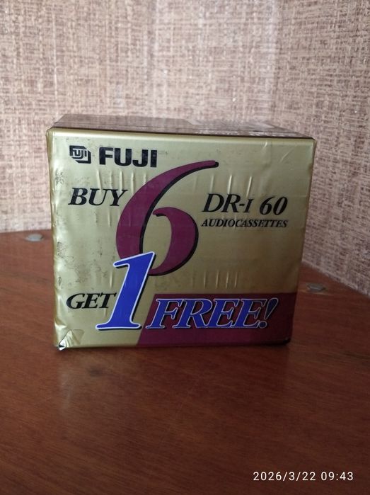 Аудиокассеты FUJI.
