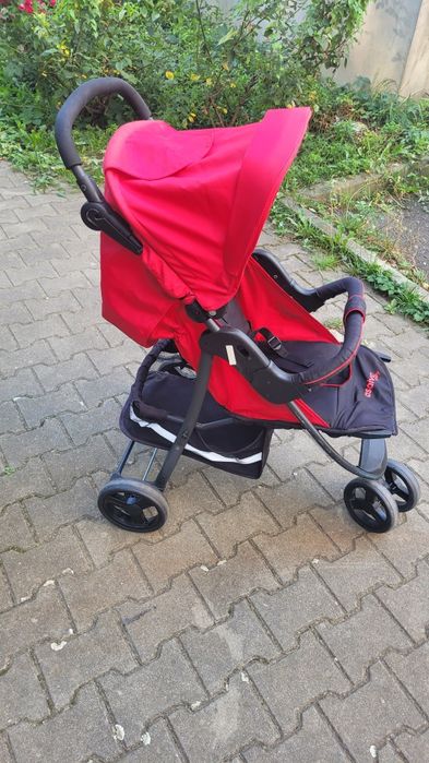 Carucior rosu pentru fetite