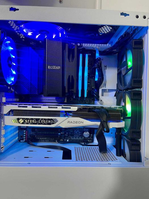 Vând un set excelent: Intel i7-12700kf cu rx7800xt  la preț avantajos!