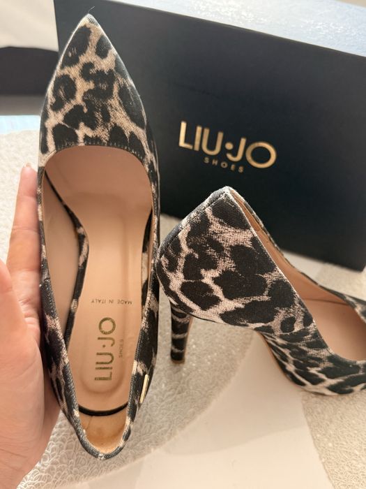 Страхотни обувки на ток Liu jo