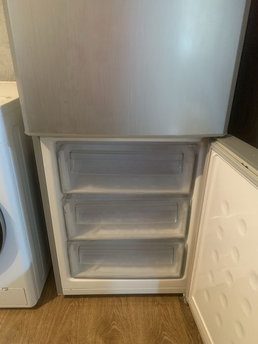 Продам холодильник Samsung