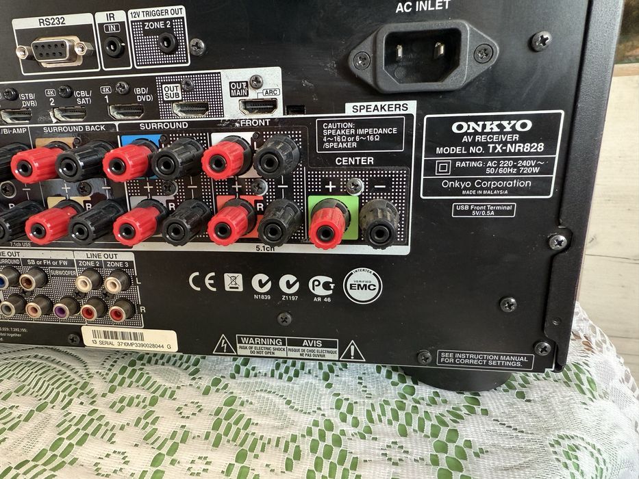 Onkyo TX-NR828 Bluetooth Wi-Fi