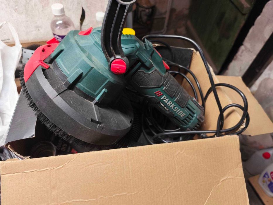 Шлайф машина за стени и подове PARKSIDE PWBS 180 B3