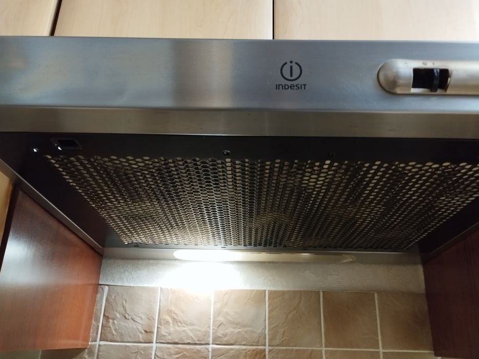 Кухонная вытяжка Indesit