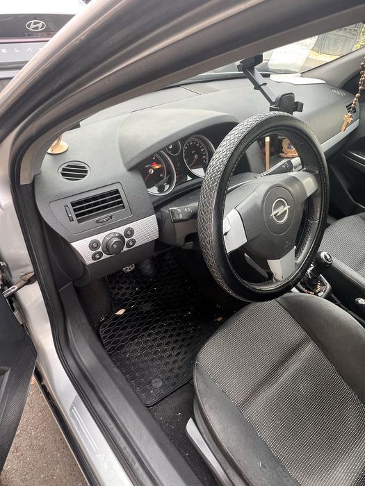 Opel Astra H 2006 , 1.9 diesel , 74kw/101 cp , 319k km
