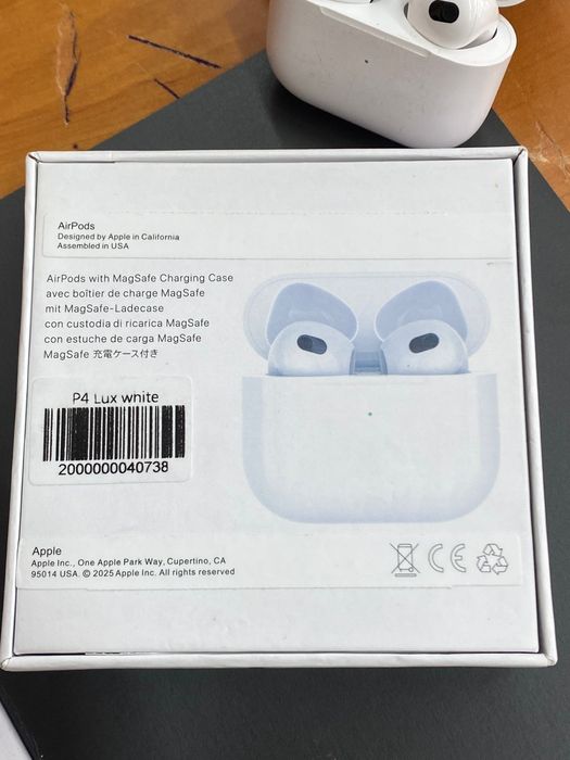 Наушники AirPods