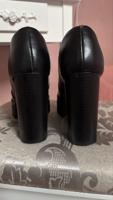 Botine cu calapod inalt , marime 36