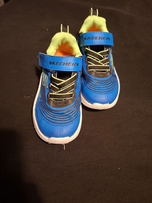 Детски маратонки Skechers – много запазени
Номер 25 (стелка ~15 см)
С