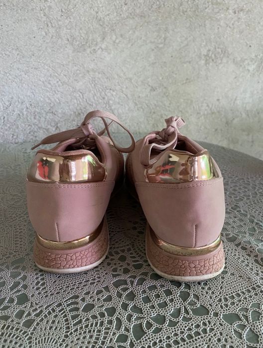 Дамски маратонки