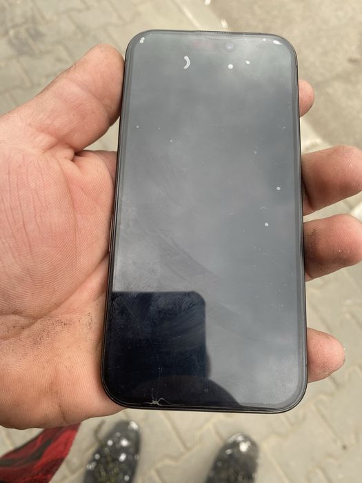 Продавам iPhone 15 pro на части