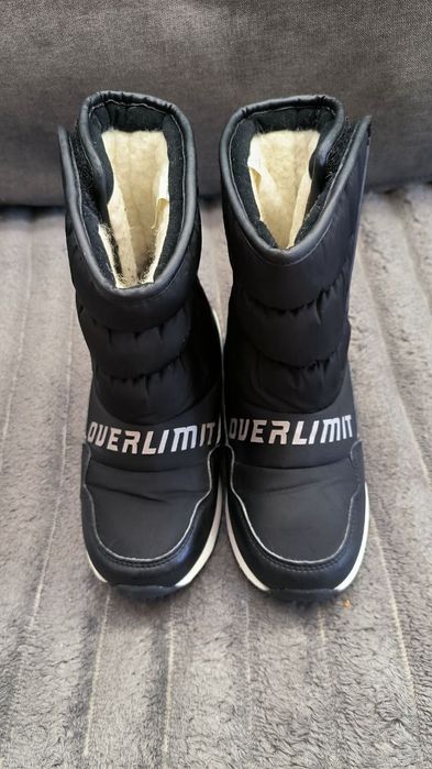 Продаются детская куртка и сапоги