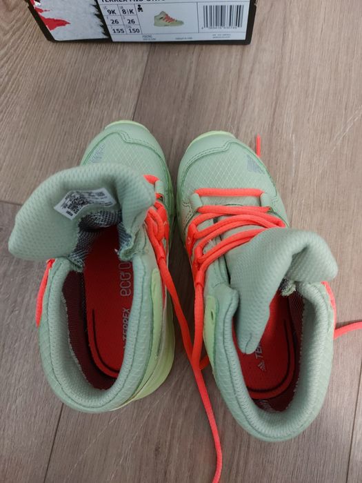 Adidas обувки 26 номер