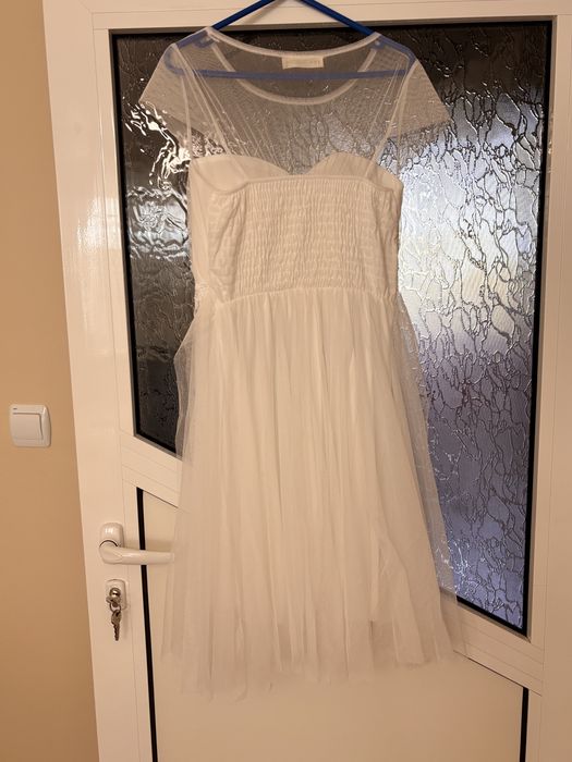 Официална роклия