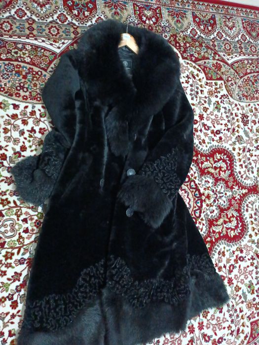 Мутоновая шуба в отличном состоянии