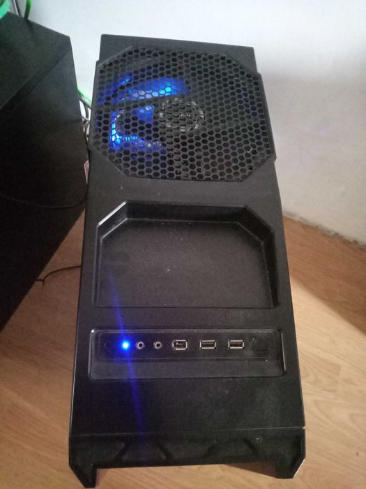 Vand schimb unitati pc desktop 4 gb 8gb  ram dual 2.1 ghz 3.1 ghz wdb