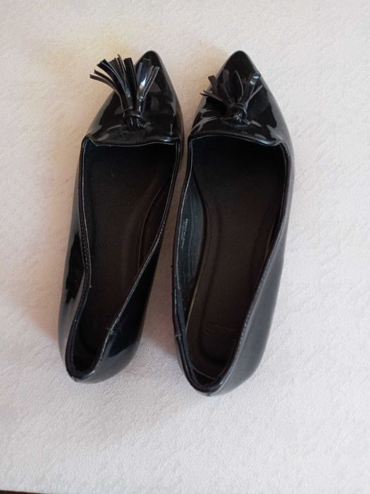 Продавам обувки дамски нови и чанти използвани