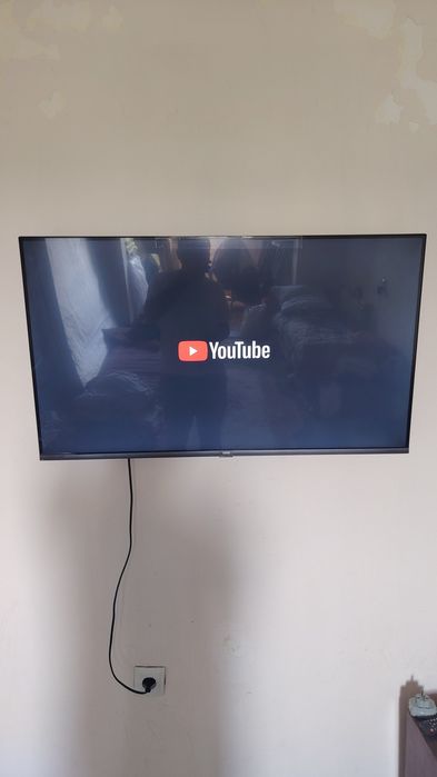 Продам телевизор Artel 43 smart full HD как новый