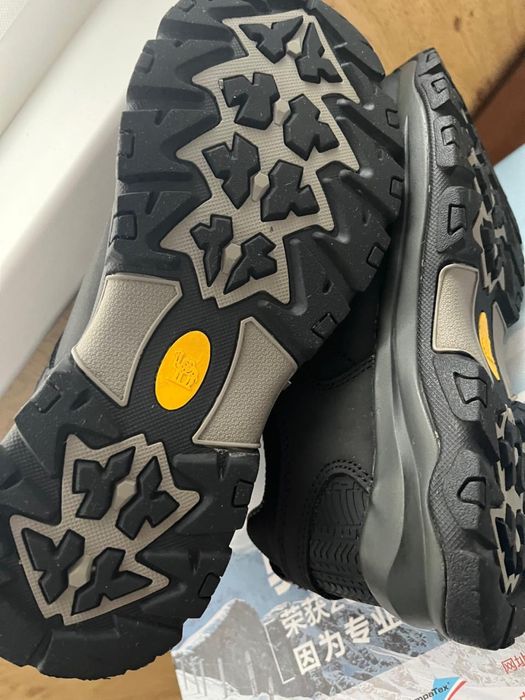 Зимние кроссовки ботинки unisex 38