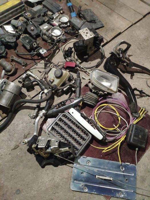 Запчасти на Мерседес w 210