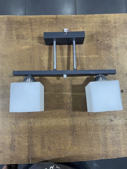 Люстра на две лампочки