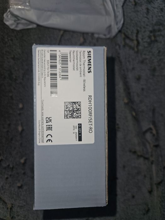 Termostat NOU Siemens RDH100RF