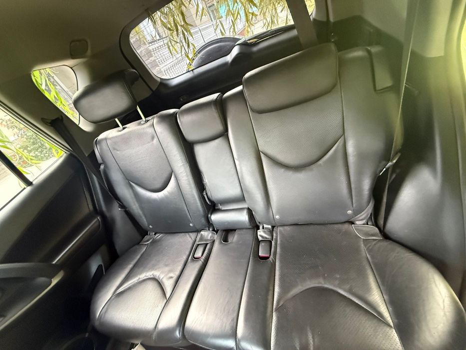 Vând Toyota Rav 4