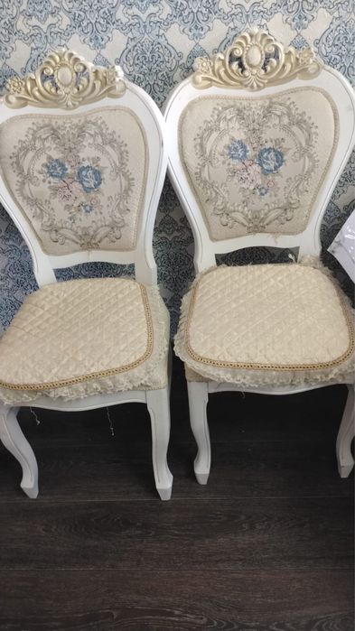 Продаем стол со стульями за 50000 тыс