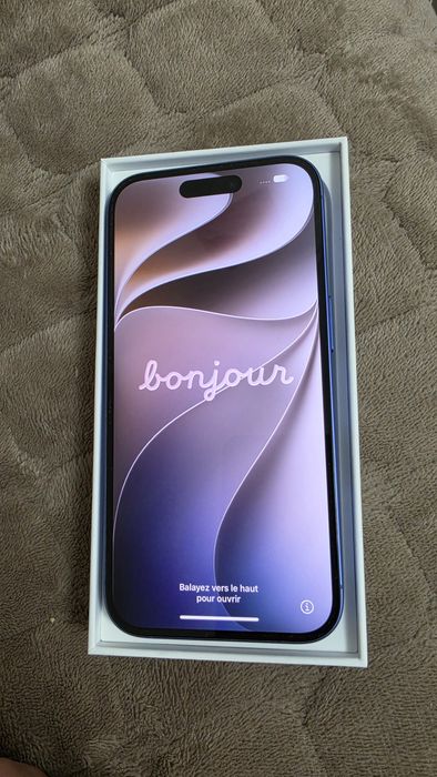 Продам IPhone 16