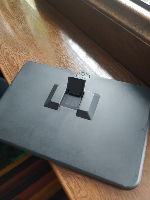 3 D ekran. Qorongʻuda yaxshi koʻrsatadi.