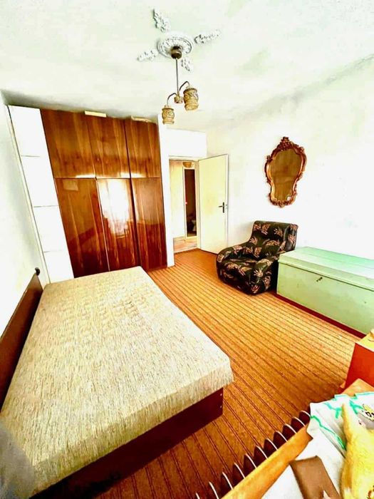 Продава се Двустаен апартамент в Плевен, Идеален център - 63 кв.м за 1140 €/кв.м - Снимка #2