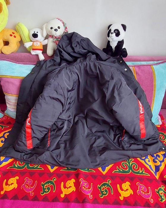 Зимняя куртка для мальчика 7--9 лет